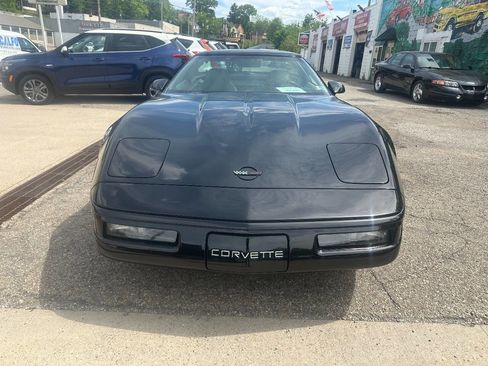 Used 1995 Chevrolet Corvette Coupe RWD image 3