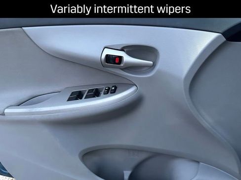 Used 2013 Toyota Corolla LE image 11