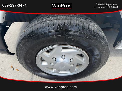 Used 2010 Ford E-350 and Econoline 350 Super Duty RWD image 17