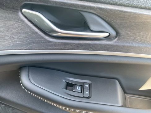 New 2025 Jeep Grand Cherokee L Limited w/ Black Appearance Package image 13