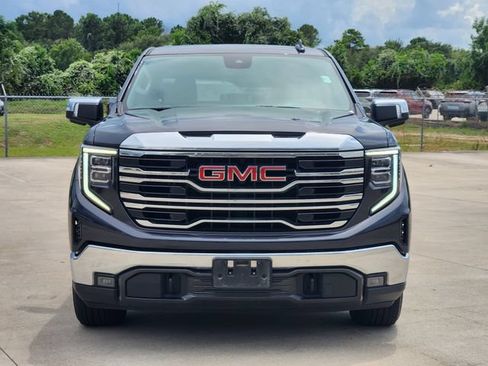 Used 2025 GMC Sierra 1500 SLT RWD image 2