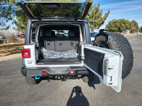 Used 2023 Jeep Wrangler Unlimited Rubicon 4xe image 34