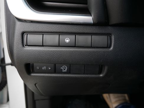 Used 2023 Nissan Rogue SV AWD/4WD image 26