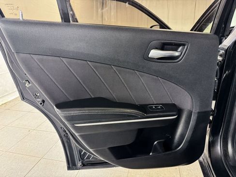 Used 2019 Dodge Charger SXT image 16