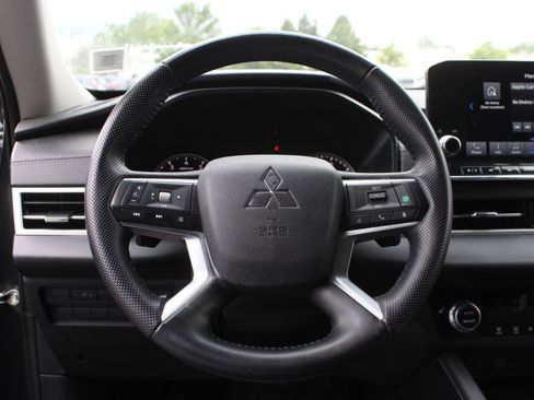 Used 2024 Mitsubishi Outlander SE Black Edition AWD/4WD image 10
