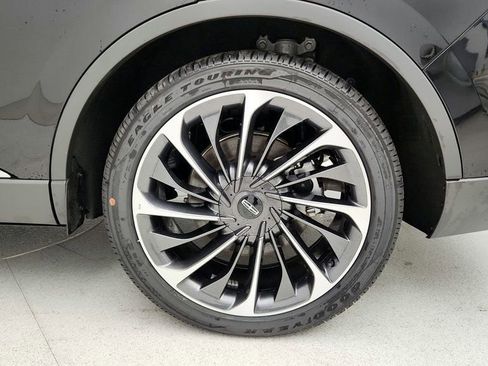 Used 2023 Lincoln Aviator Reserve w/ Equipment Group 201A image 9