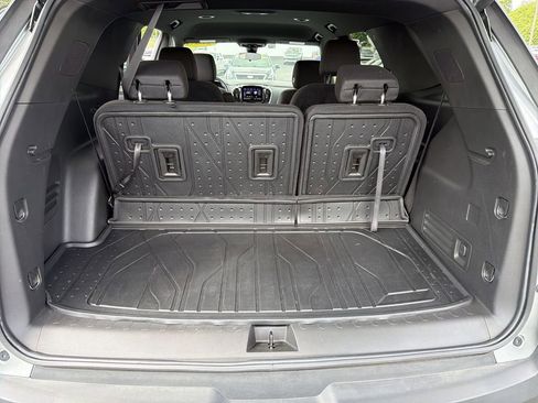 Used 2023 Chevrolet Traverse LT FWD image 29