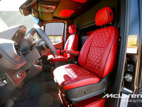 New 2024 Mercedes-Benz Sprinter 3500 image 9