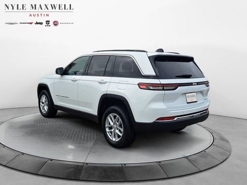 New 2025 Jeep Grand Cherokee Laredo image 14