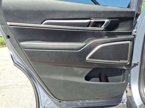 Used 2023 Kia Telluride S image 23