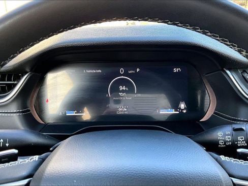 Used 2024 Jeep Grand Cherokee L Laredo image 9