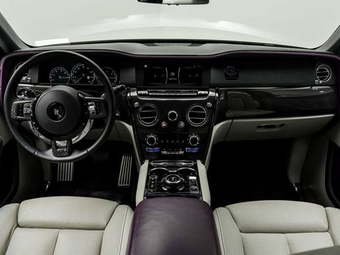 Used 2022 Rolls-Royce Cullinan Black Badge AWD/4WD image 17