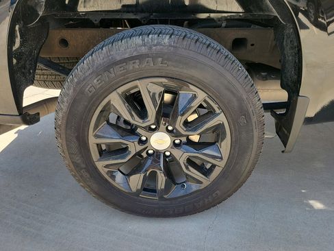 Used 2025 Chevrolet Silverado 1500 Custom RWD image 9
