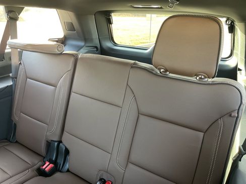 New 2026 Chevrolet Suburban High Country image 33