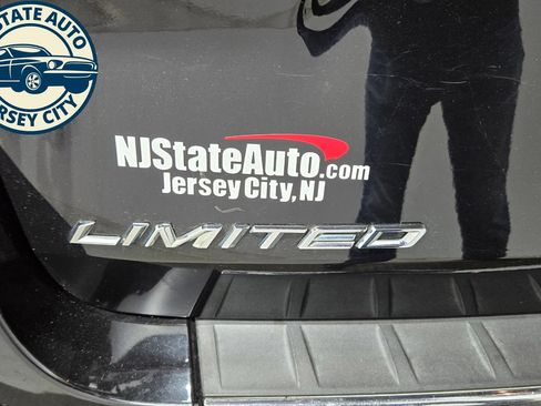 Used 2021 Ford Explorer Limited w/ Equipment Group 301A AWD/4WD image 36