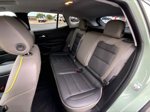 Used 2025 Chevrolet Trax ACTIV w/ Sunroof Package FWD image 21