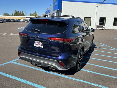 Used 2022 Toyota Highlander XSE image 5