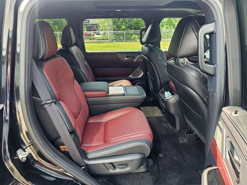 Used 2026 INFINITI QX80 Autograph w/ Premium Cargo Package AWD/4WD image 12