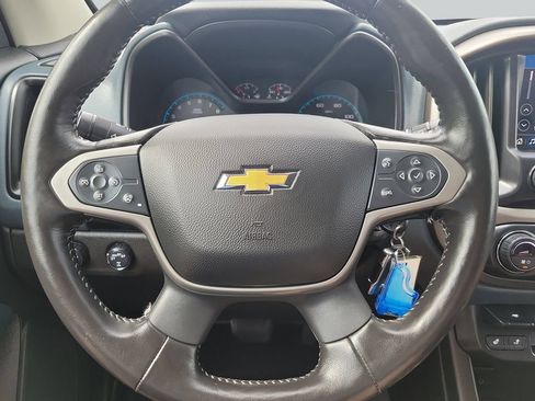 Used 2022 Chevrolet Colorado Z71 AWD/4WD image 10