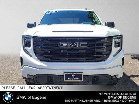 Used 2025 GMC Sierra 1500 Elevation w/ Preferred Package AWD/4WD image 8