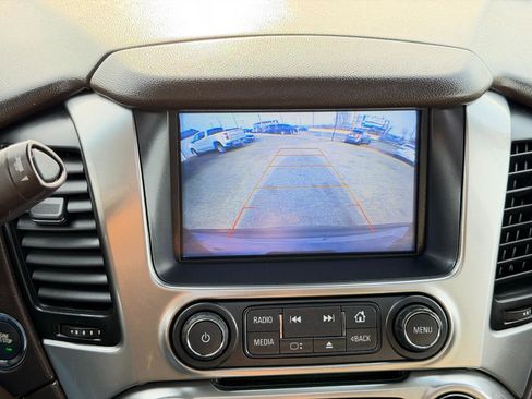 Used 2018 Chevrolet Suburban LT image 24