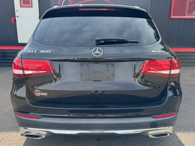 Used 2017 Mercedes-Benz GLC 300 4MATIC image 9
