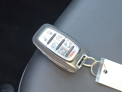 New 2026 Chrysler Pacifica Select image 33