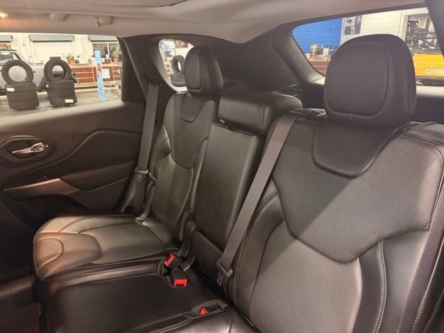 Used 2021 Jeep Cherokee Limited w/ Elite Package AWD/4WD image 20