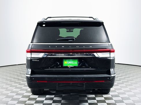Used 2024 Lincoln Navigator L Premiere image 8