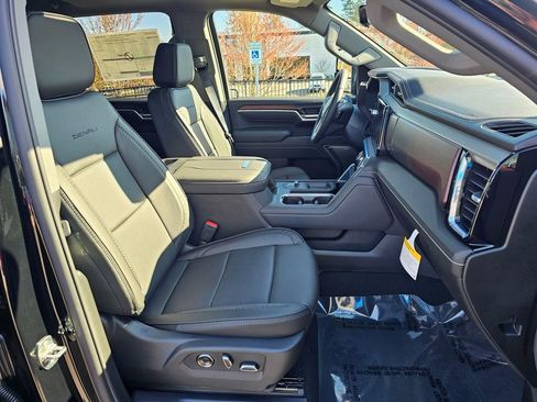 New 2026 GMC Sierra 2500 Denali w/ Denali Reserve Package AWD/4WD image 11