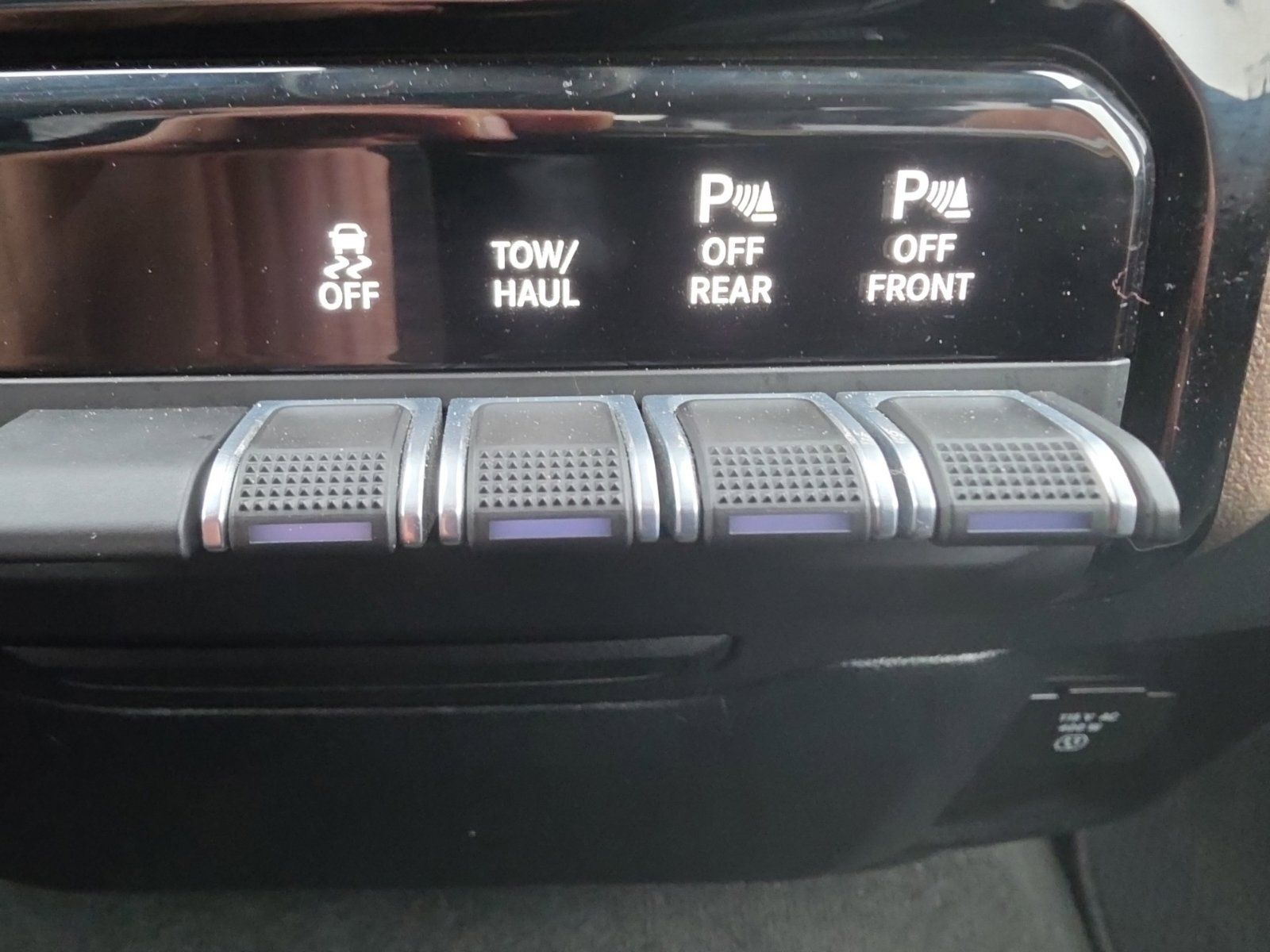 Used 2022 RAM 1500 Laramie AWD/4WD image 14