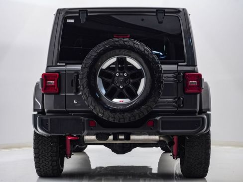 Used 2018 Jeep Wrangler Unlimited Rubicon AWD/4WD image 8