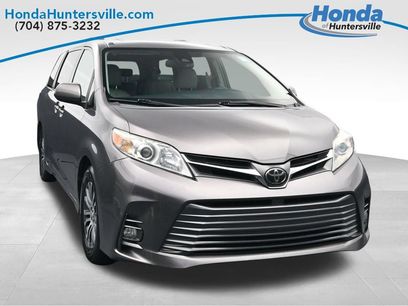 Used 2018 Toyota Sienna XLE w/ XLE Navigation Package