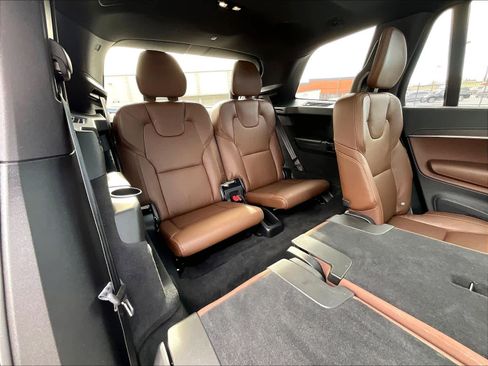 Used 2023 Volvo XC90 T8 Ultimate image 31