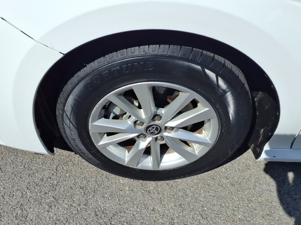 Used 2025 Toyota Camry LE FWD image 7