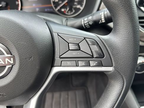 Used 2025 Nissan Altima 2.5 SV FWD image 21