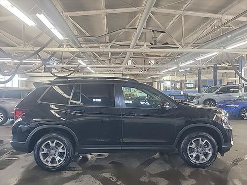 Used 2023 Honda Passport TrailSport image 6