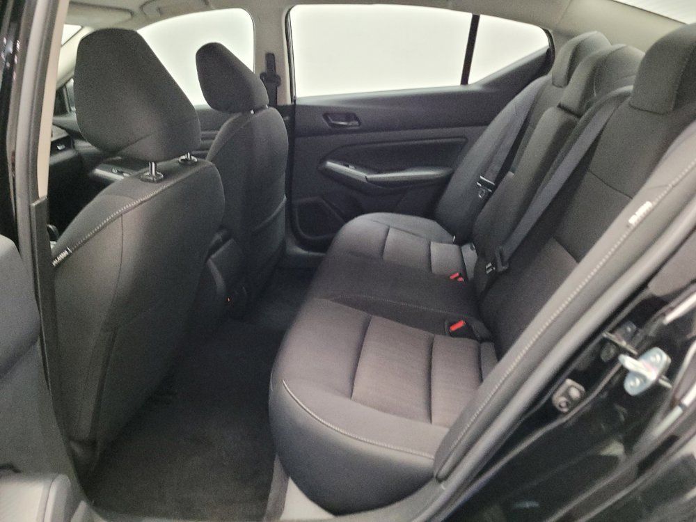 Used 2025 Nissan Altima 2.5 SV FWD image 18