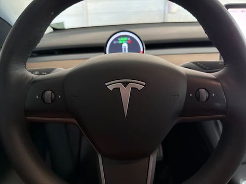 Used 2022 Tesla Model Y Performance AWD/4WD image 25