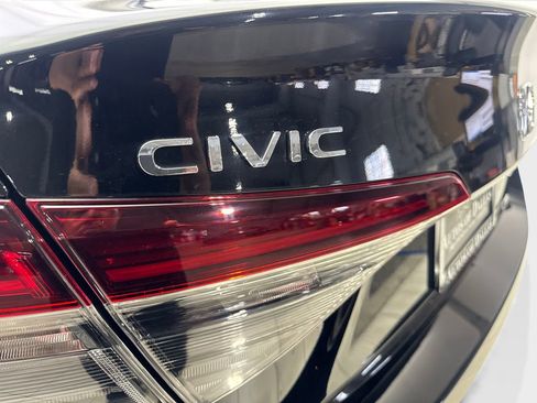 Used 2025 Honda Civic Sport image 23