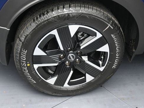 New 2026 Nissan Kicks SV w/ SV Premium Package AWD/4WD image 5