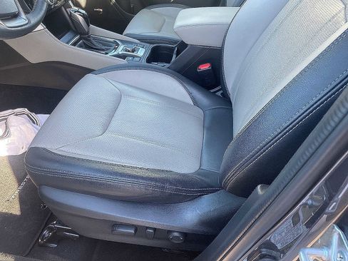 Used 2022 Subaru Forester Limited image 16
