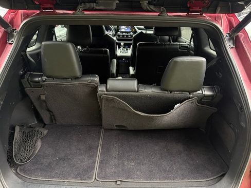 Used 2022 Toyota Highlander XSE FWD image 8