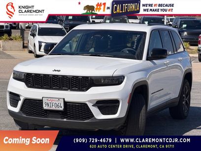Used 2025 Jeep Grand Cherokee Altitude