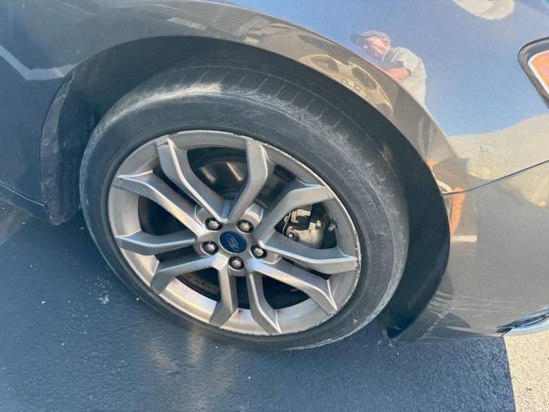 Used 2020 Ford Fusion SEL FWD image 5