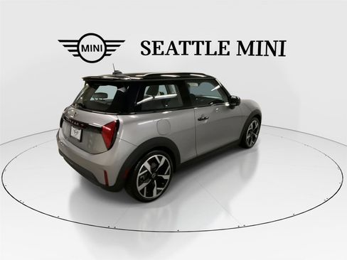 Certified 2025 MINI Cooper S image 11