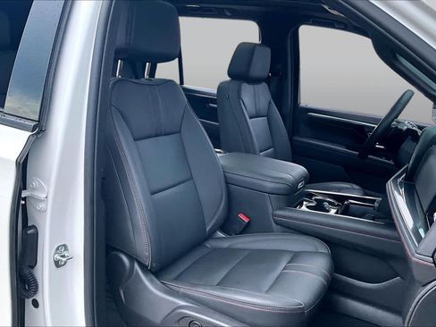 Used 2025 Chevrolet Tahoe RST w/ Comfort Package RWD image 8