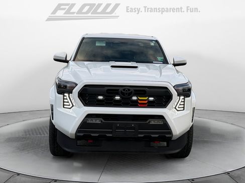 Used 2025 Toyota Tacoma TRD Sport image 3