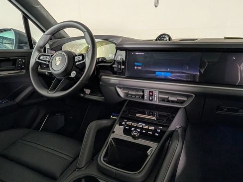 New 2026 Porsche Cayenne Turbo AWD/4WD image 22