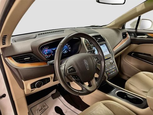 Used 2017 Lincoln MKC Select w/ Select Plus Package FWD image 9